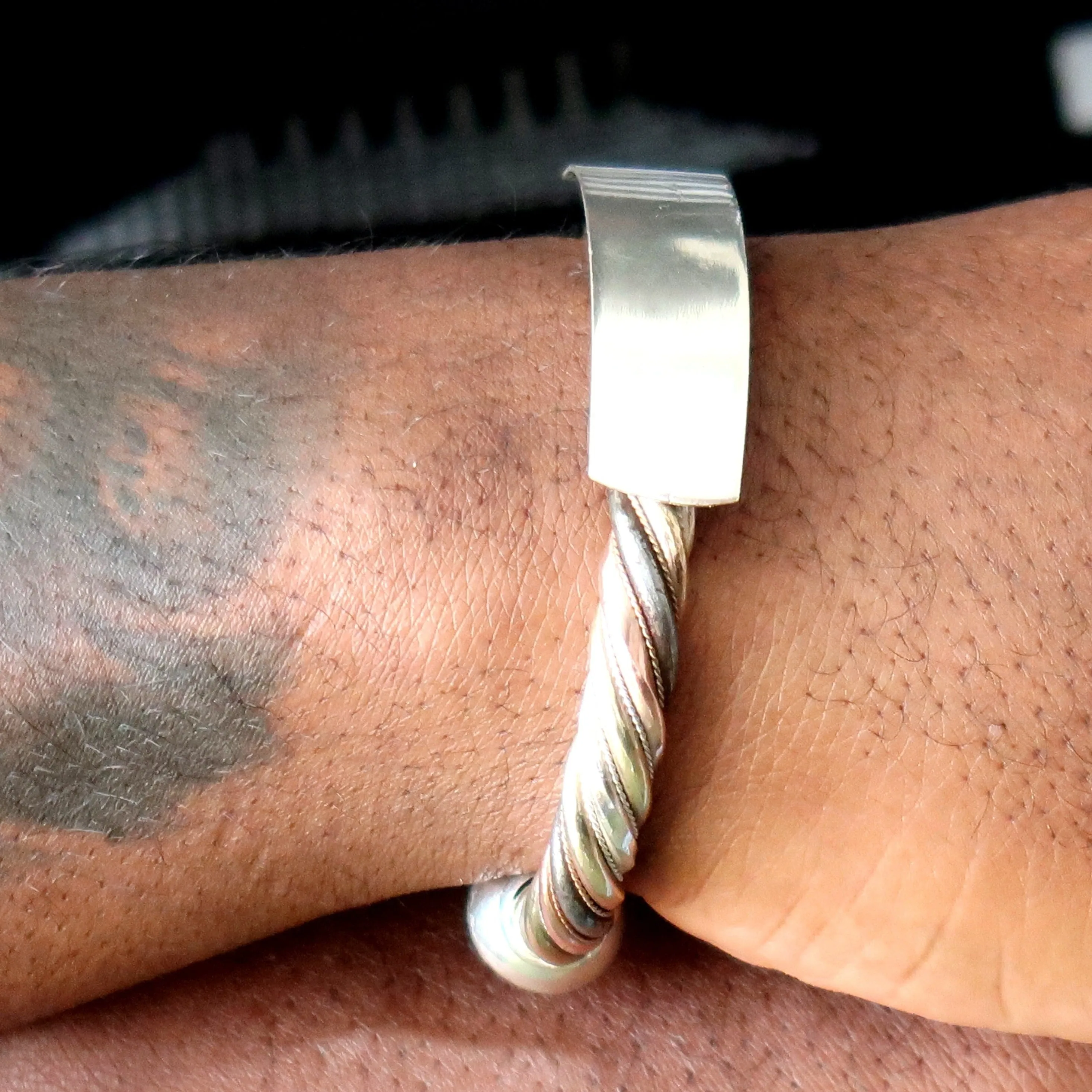 Bracelet Africain 3 Métaux en Argent : Lamou Ndiaxass | Artisan-Bijoutier Traditionnel du Sénégal