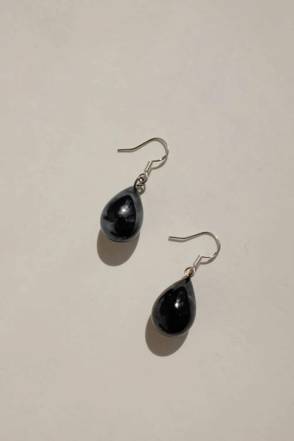 DROP BLACK GLASS PEARL VINTAGE EARRINGS