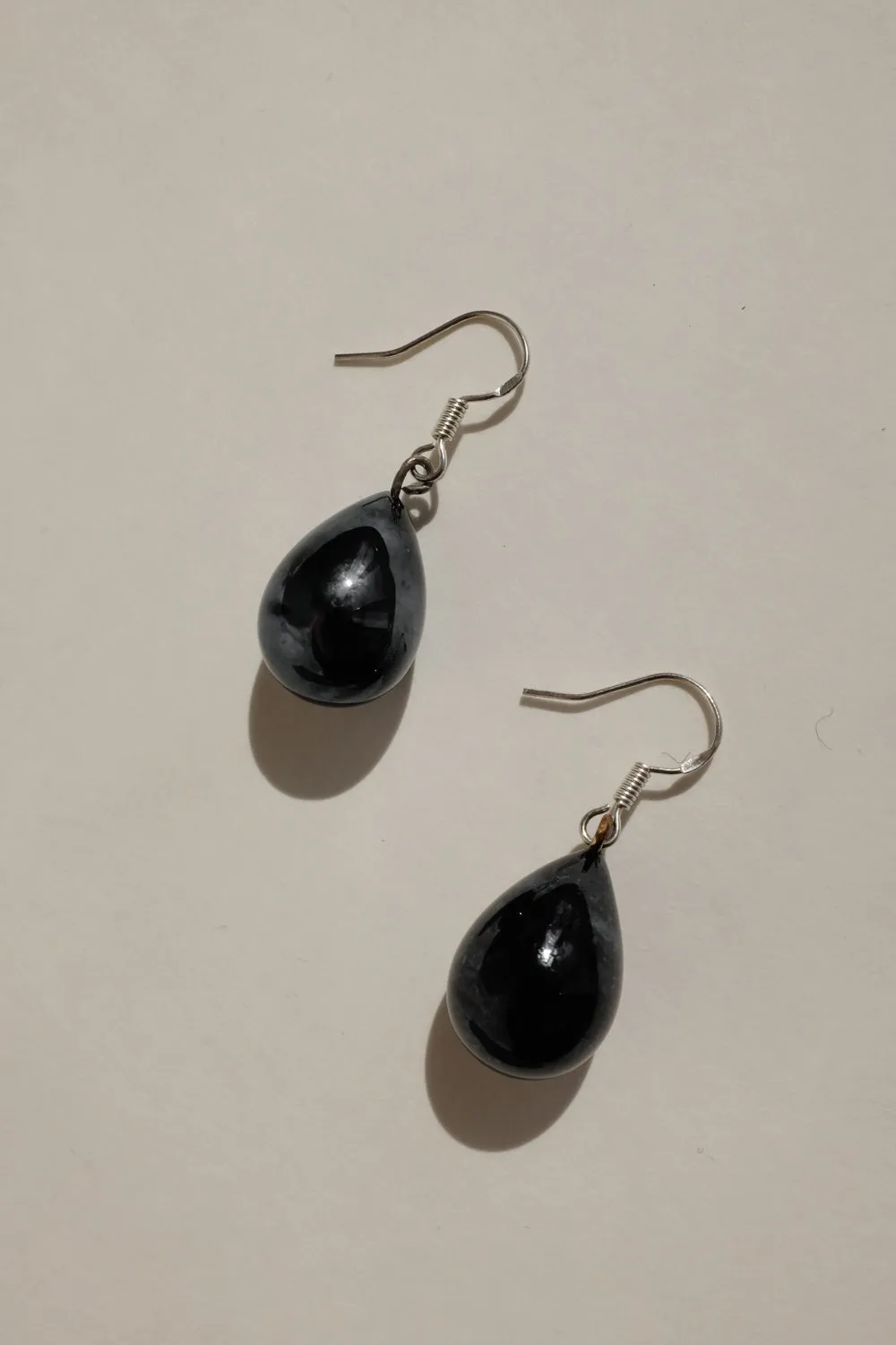 DROP BLACK GLASS PEARL VINTAGE EARRINGS