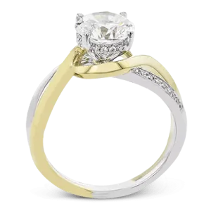 Engagement Ring in 18K Gold with Diamonds