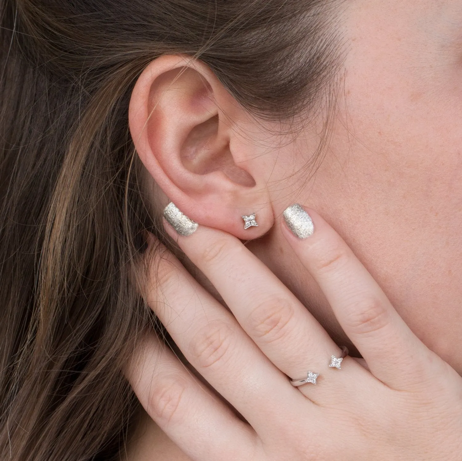 Mercury Ring With White Diamonds