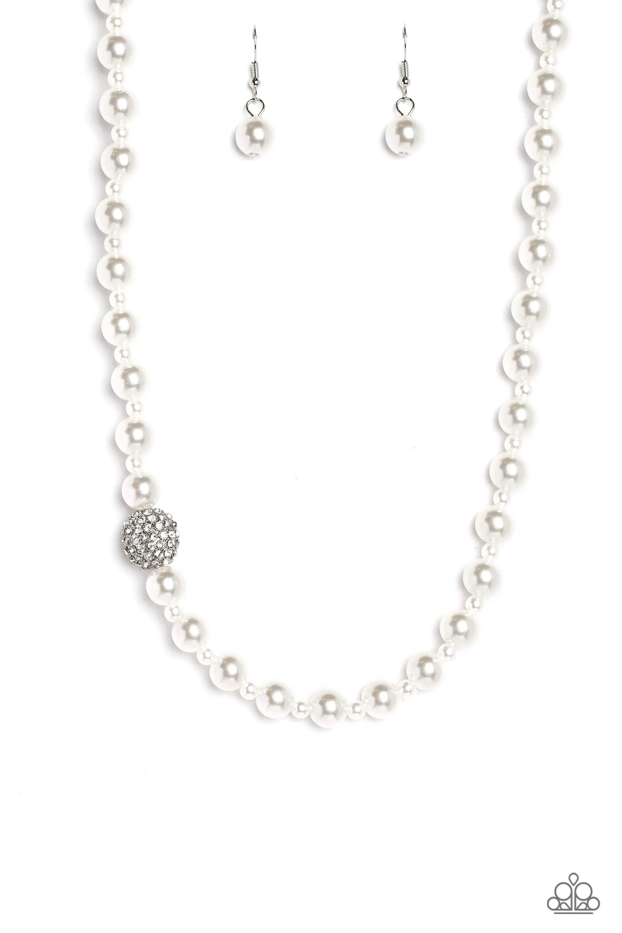 Necklaces Countess Chic - White Pearls